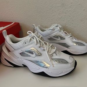 Nike M2k Tenno white metallic silver black
